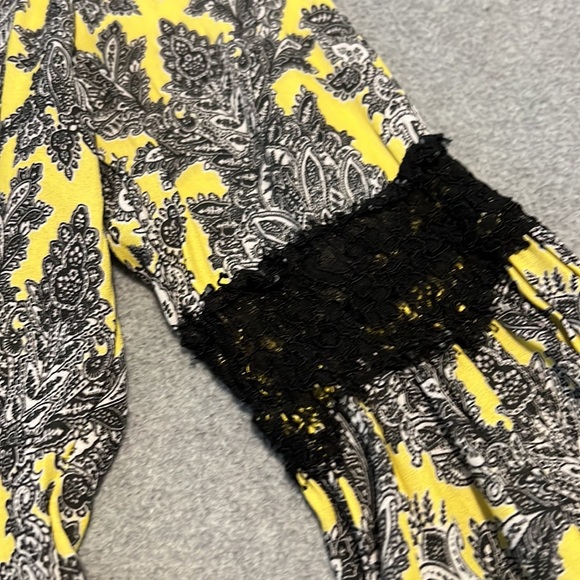 Yellow Paisley Women’s Blouse - Picture 3 of 4